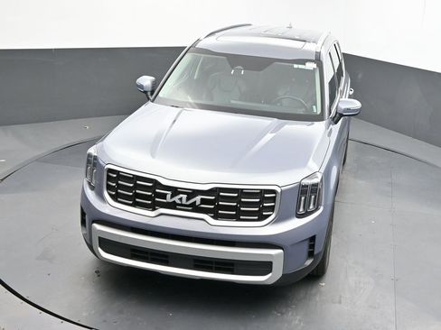 Used 2025 Kia Telluride S image 40
