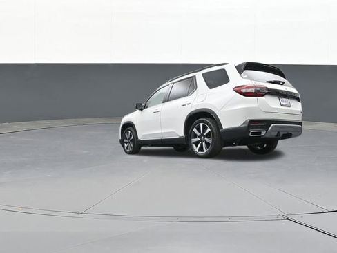 Used 2025 Honda Pilot Touring image 45