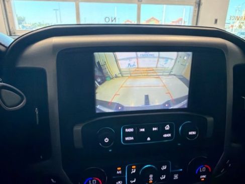 Used 2017 GMC Sierra 1500 SLT AWD/4WD image 4