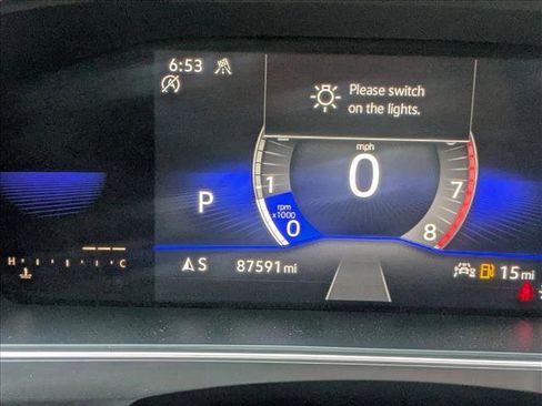 Used 2022 Volkswagen Tiguan SE image 11