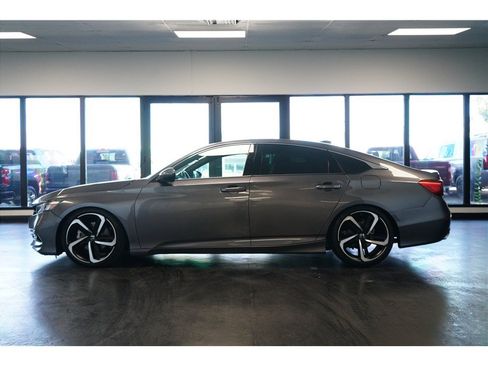 Used 2018 Honda Accord Sport image 4