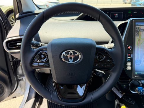 Used 2022 Toyota Prius Prime Limited FWD image 13