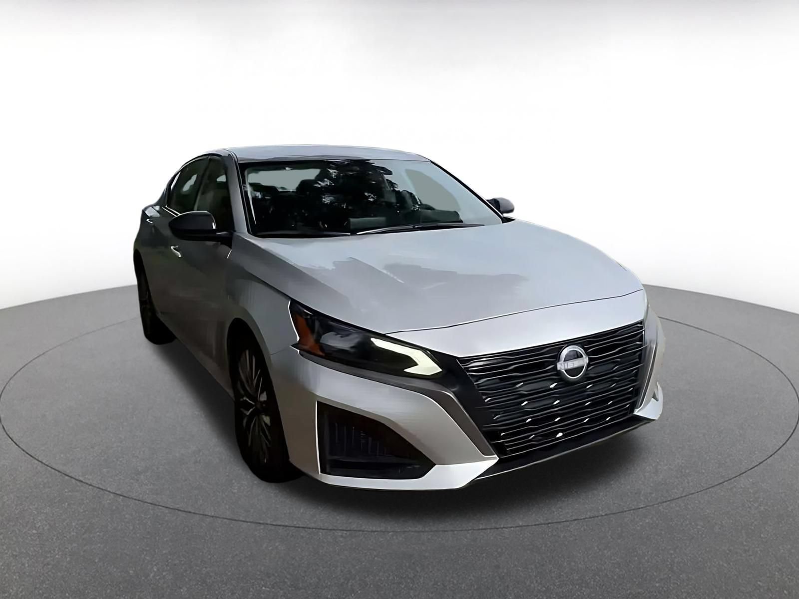Used 2026 Nissan Altima 2.5 SV FWD image 3