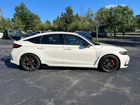 Used 2024 Honda Civic Type R image 5