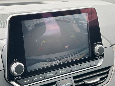 Used 2025 Nissan Altima 2.5 SV image 25