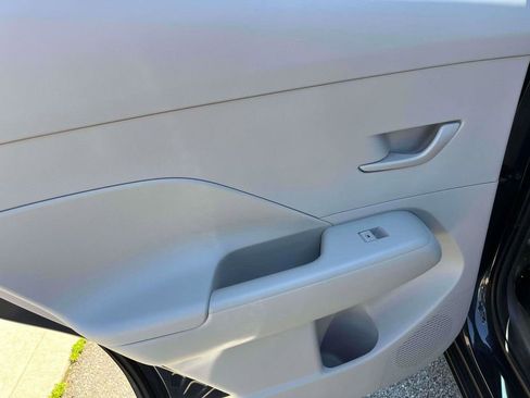 Used 2025 Hyundai Kona SEL AWD/4WD image 5