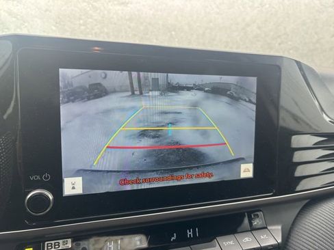 Used 2025 Toyota Camry LE image 11