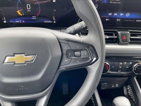 Used 2025 Chevrolet TrailBlazer LT AWD/4WD image 19