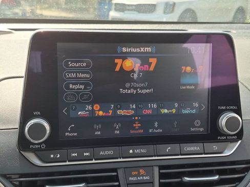 Used 2025 Nissan Altima 2.5 SV FWD image 18