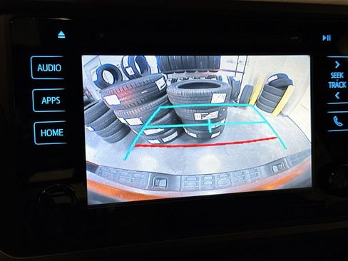 Used 2018 Toyota Tacoma TRD Off-Road w/ Technology Package AWD/4WD image 23