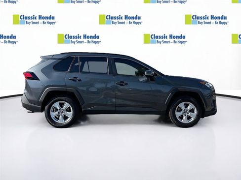 Used 2019 Toyota RAV4 XLE image 9