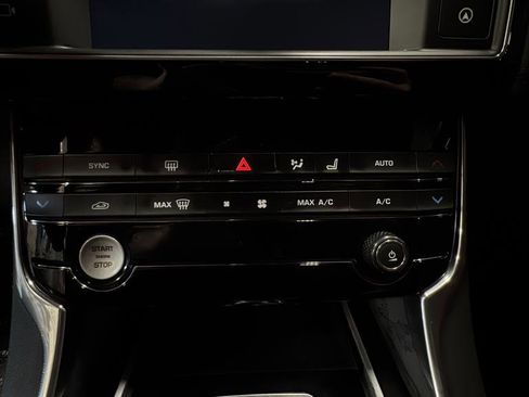 Used 2017 Jaguar XE R-Sport image 13