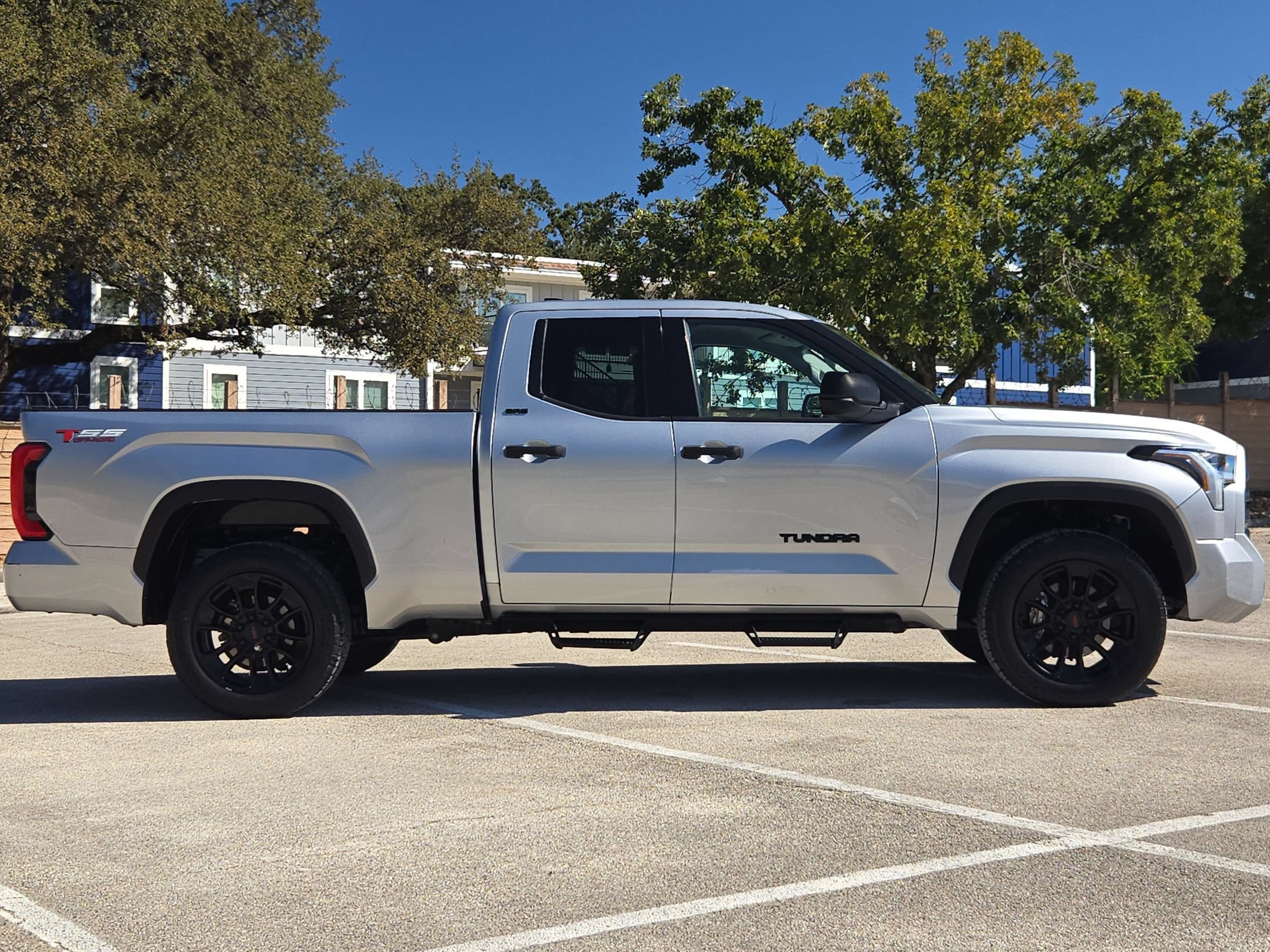 Used 2022 Toyota Tundra SR5 AWD/4WD image 2