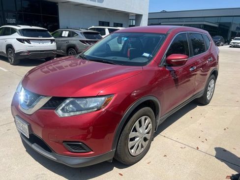 Used 2015 Nissan Rogue S FWD image 1