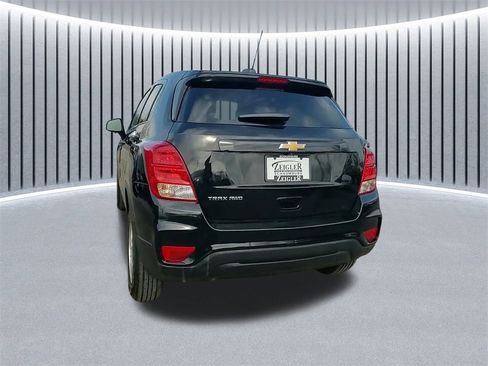 Used 2021 Chevrolet Trax LS w/ Tint and Cruise Package image 10