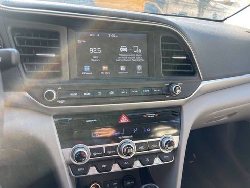 Used 2020 Hyundai Elantra SEL image 9