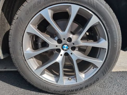 Used 2024 BMW X5 xDrive40i w/ Premium Package AWD/4WD image 11