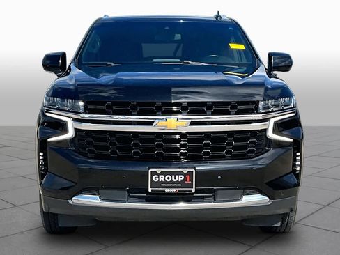 Used 2023 Chevrolet Suburban LS RWD image 4