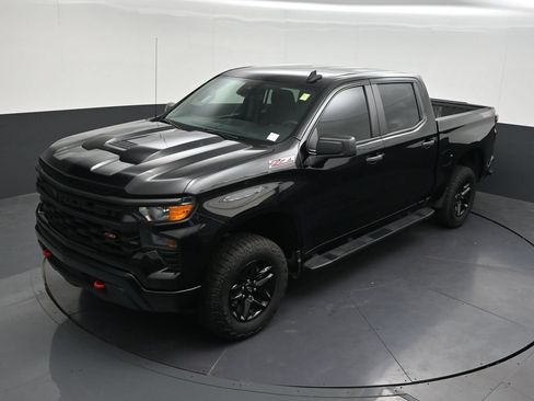 Used 2025 Chevrolet Silverado 1500 Custom Trail Boss AWD/4WD image 16