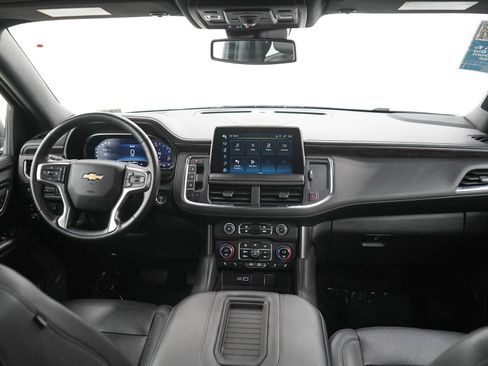 Used 2023 Chevrolet Suburban LT w/ Luxury Package AWD/4WD image 14