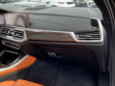 Used 2022 BMW X5 xDrive40i w/ M Sport Package image 19