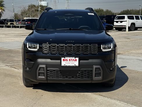 New 2026 Jeep Cherokee Laredo image 3