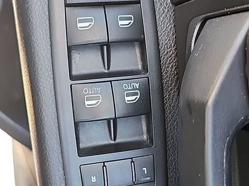 Used 2016 RAM 1500 Express image 19