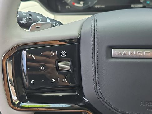 Certified 2026 Land Rover Range Rover Velar Dynamic SE AWD/4WD image 17