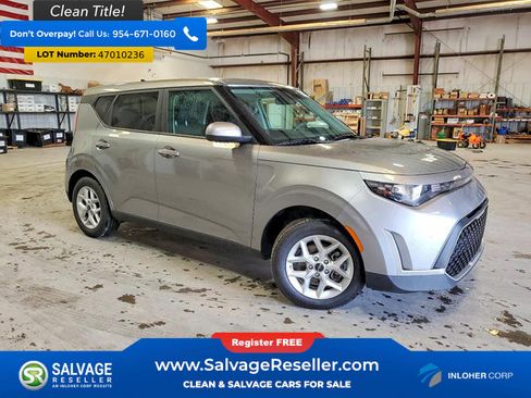 Used 2025 Kia Soul LX w/ LX Technology Package image 5