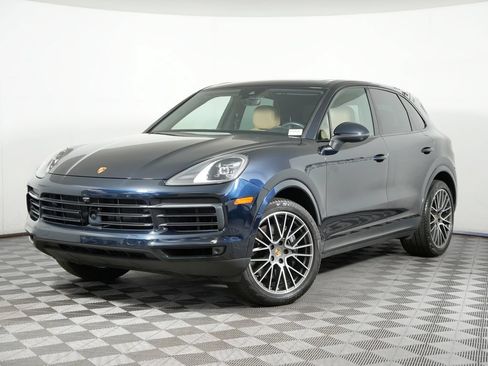 Certified 2023 Porsche Cayenne w/ Premium Package AWD/4WD image 1