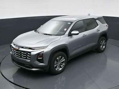 Used 2025 Chevrolet Equinox LT AWD/4WD image 32