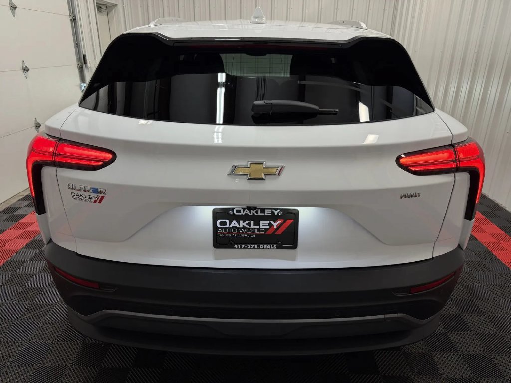 Used 2024 Chevrolet Blazer EV LT AWD/4WD image 3