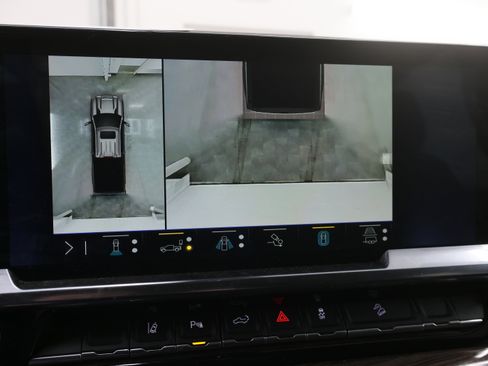 Used 2024 Chevrolet Silverado 2500 LT w/ Midnight Edition image 19