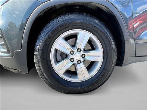 Used 2020 Chevrolet Trax LS FWD image 10