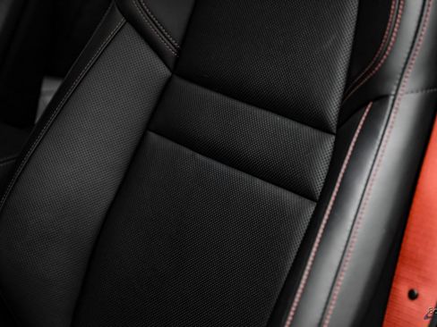 Used 2024 Porsche 911 Carrera w/ Premium Package image 35