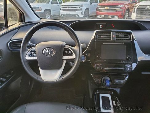 Used 2017 Toyota Prius image 16