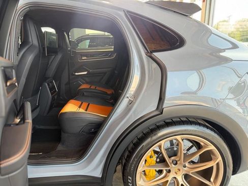 Used 2024 Porsche Cayenne Turbo GT AWD/4WD image 5