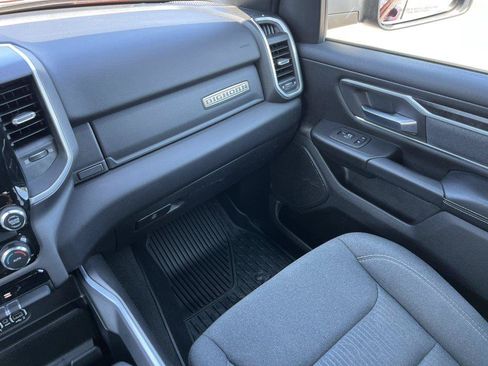 Used 2022 RAM 1500 Big Horn AWD/4WD image 32