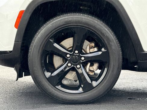 Used 2021 Jeep Grand Cherokee L Laredo image 13