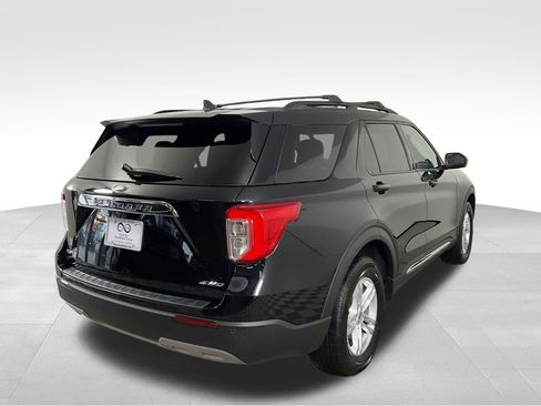 Used 2022 Ford Explorer XLT w/ Equipment Group 202A image 9
