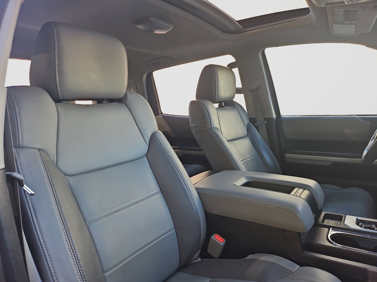 Used 2020 Toyota Tundra Limited w/ Limited Premium Package AWD/4WD image 18