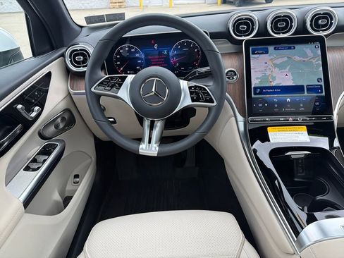 Used 2026 Mercedes-Benz GLC 300 4MATIC image 18