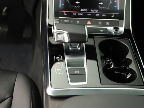 Certified 2022 Audi Q7 2.0T Premium Plus AWD/4WD image 19