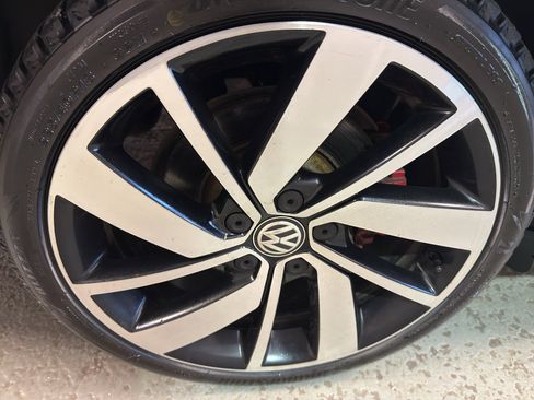 Used 2020 Volkswagen Jetta GLI FWD image 33