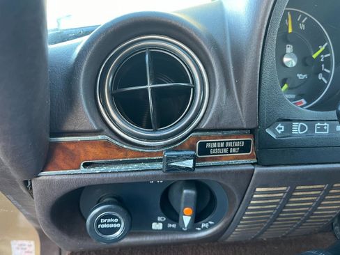 Used 1987 Mercedes-Benz 560 SL image 33