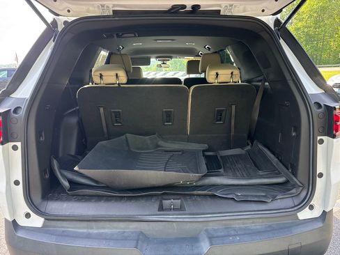 Used 2022 Chevrolet Traverse LS FWD image 28