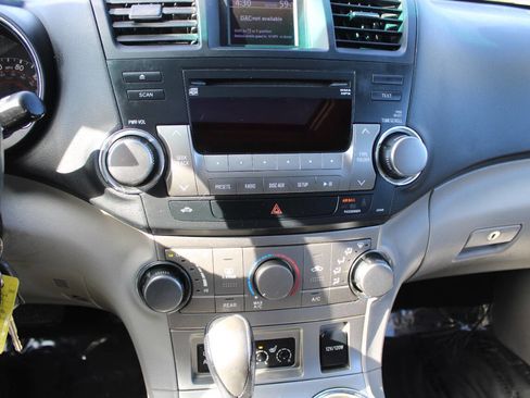 Used 2011 Toyota Highlander SE image 14