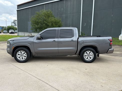 Used 2024 Nissan Frontier SV w/ SV Convenience Package RWD image 2