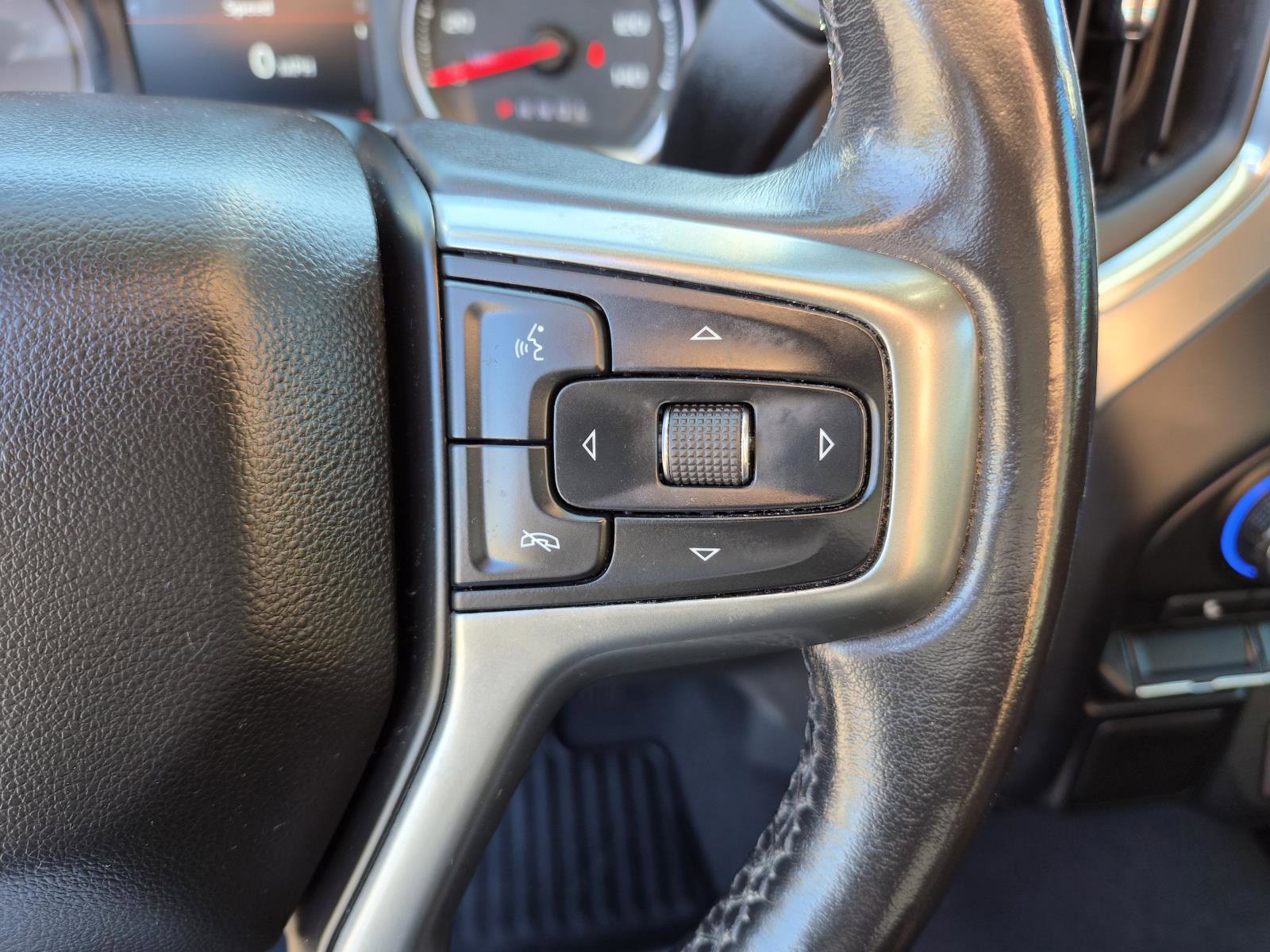 Used 2020 Chevrolet Silverado 1500 LT w/ Texas Edition AWD/4WD image 27