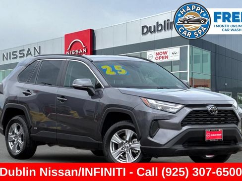 Used 2025 Toyota RAV4 XLE AWD/4WD image 1